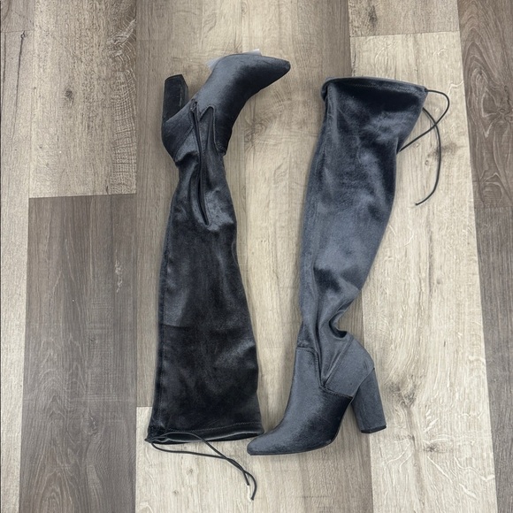 ☀️❄️Shoe Dazzle Silver Heeled Boots - Picture 3 of 4